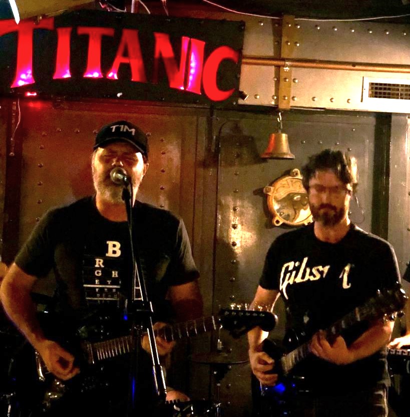 The Black Curtains - Photo 20