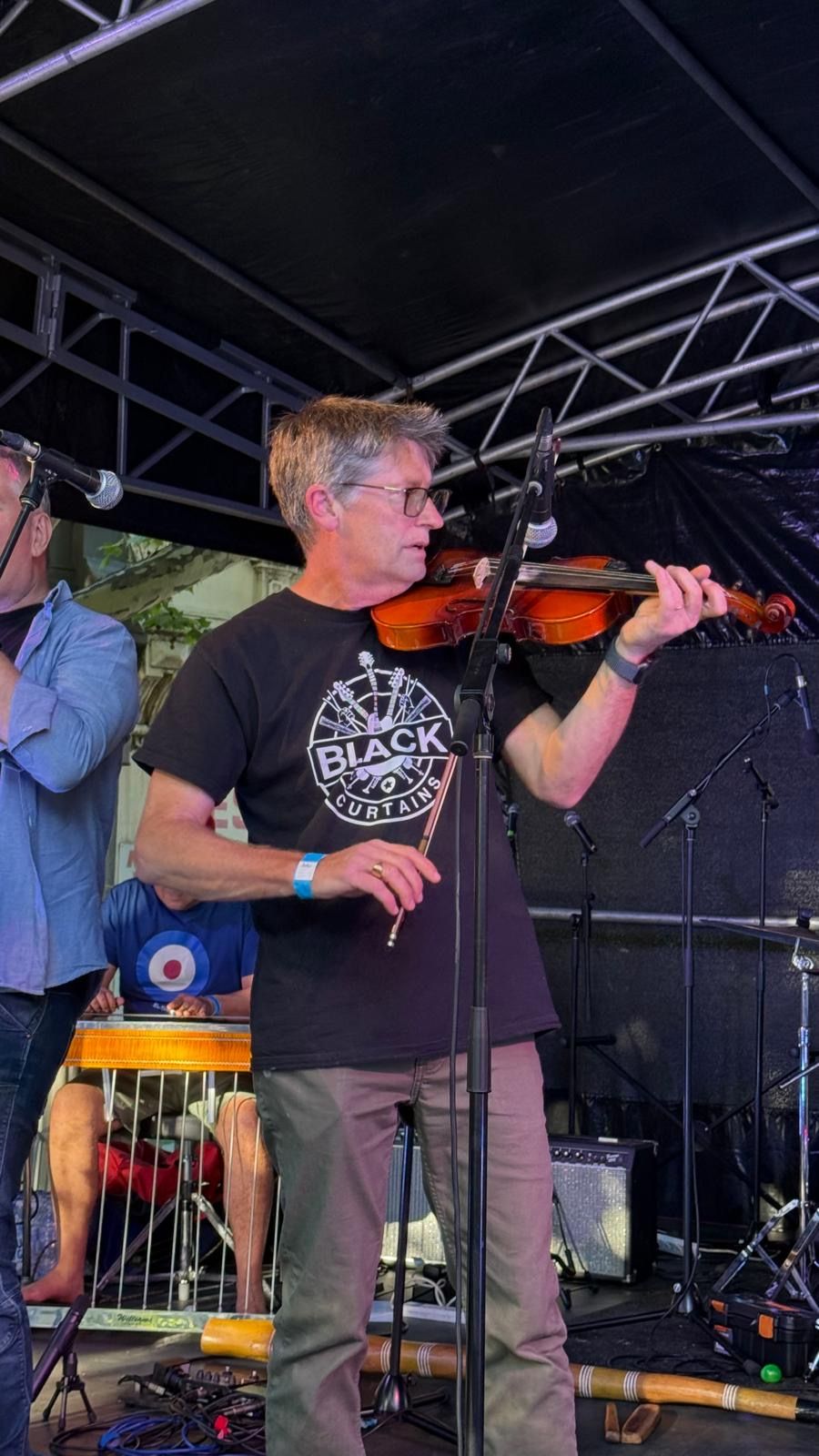 The Black Curtains - Photo 6